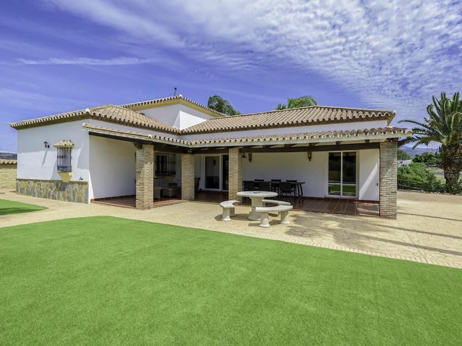 Alcam El Cortijo Villa Естепона Екстериор снимка